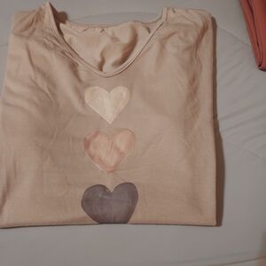 SHEIN Beige Heart Print Short Sleeve Tee